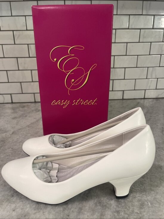 easy street Shoes - Easy Street White Pumps Womens Size 9 New with Box Fabulous Kitten Heel